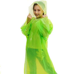 Poncho de lluvia niño Pio ponch color Verde 115x180 ( descartable)